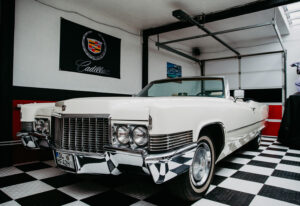 Cadillac Cabrio Garage von Wedding US Cars